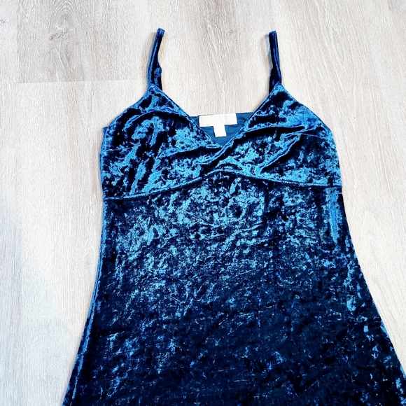 MICHAEL MICHAEL KORS: Crushed Velvet Maxi Dress Size Medium - Picture 7 of 10